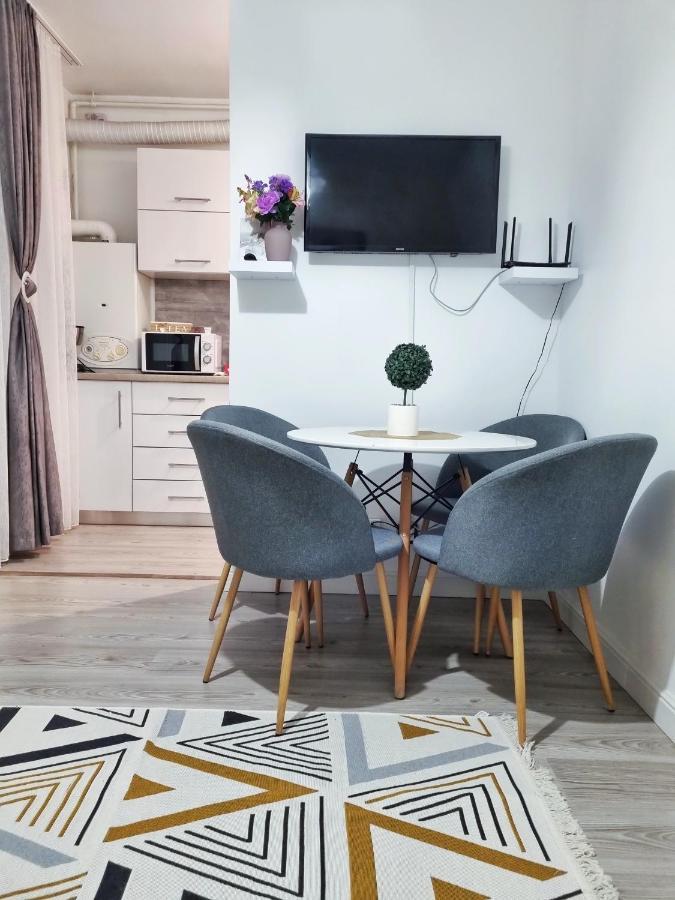Ra Apartment - Ared Oradea Bagian luar foto
