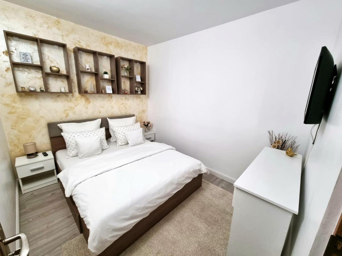 Ra Apartment - Ared Oradea Bagian luar foto